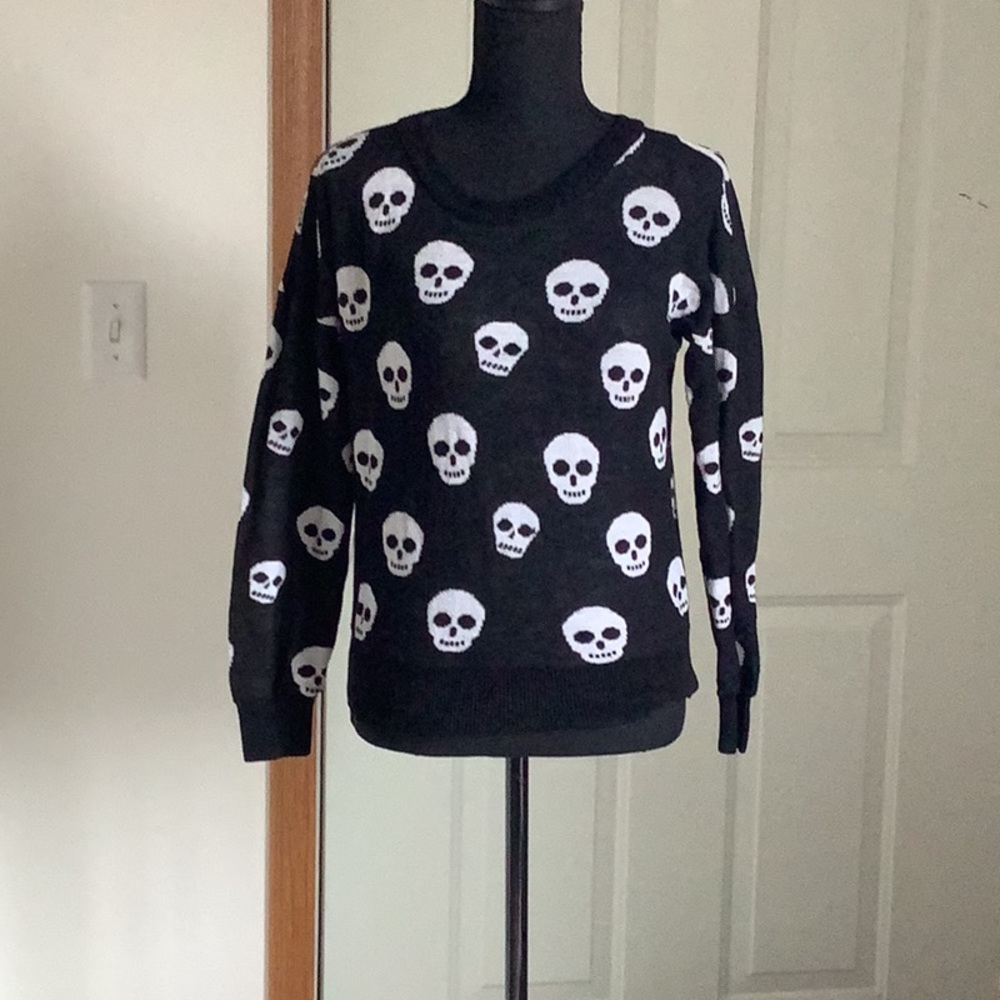 Skull sweater